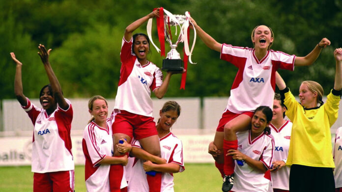 Bend It Like Beckham (2002) Bend It Like Beckham (2002)