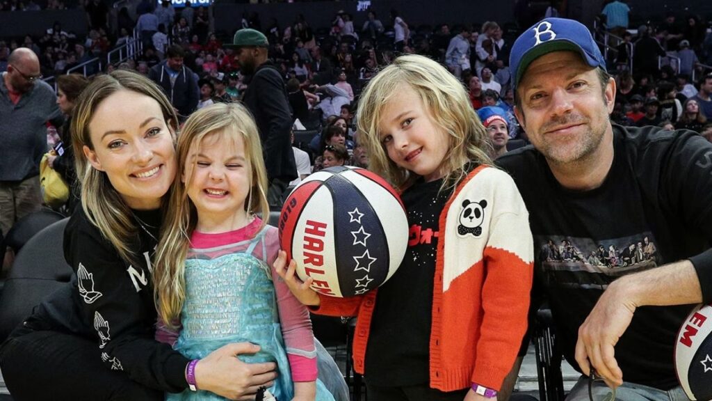 Olivia Wilde and Jason Sudeikis with kids