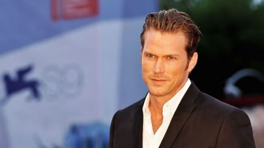 Jason Lewis